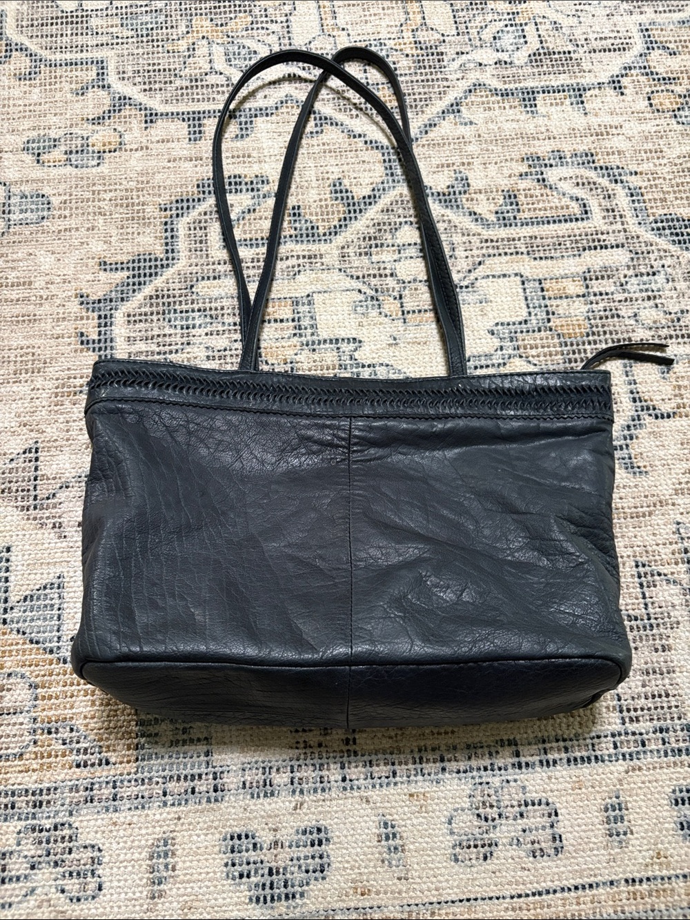 Day & mood leather tote. Blackish green color